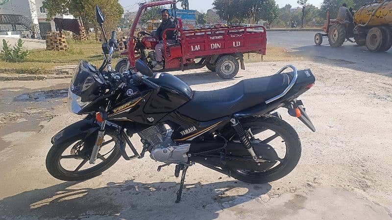 YBR 125 2022 10/10 Condition 3500km driven 1