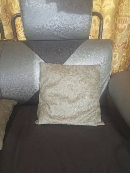 SOFA SETS FOR SALE GOOD CONDITION 0