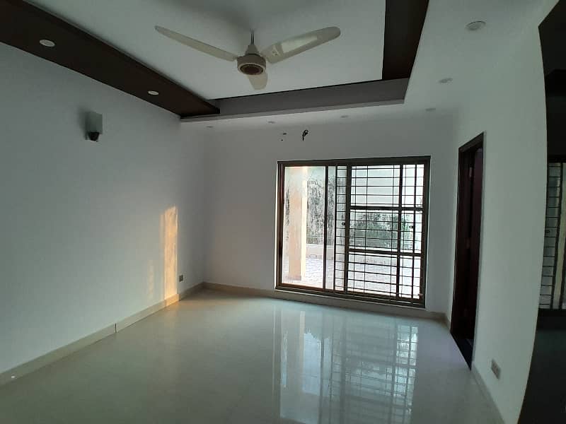 10 Marla House For Sale In DHA Phase-5 Block-L 24