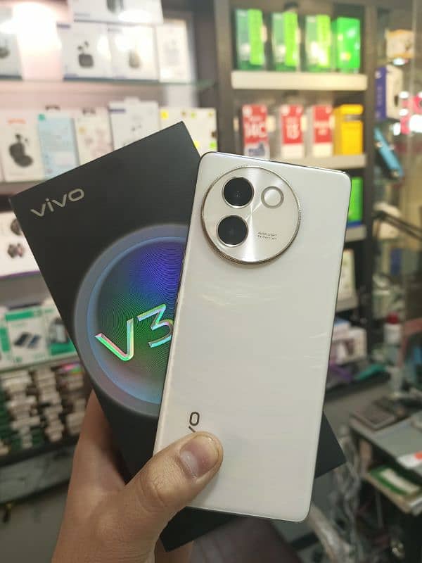 Vivo V30e 1month used 10/10 8/256 0