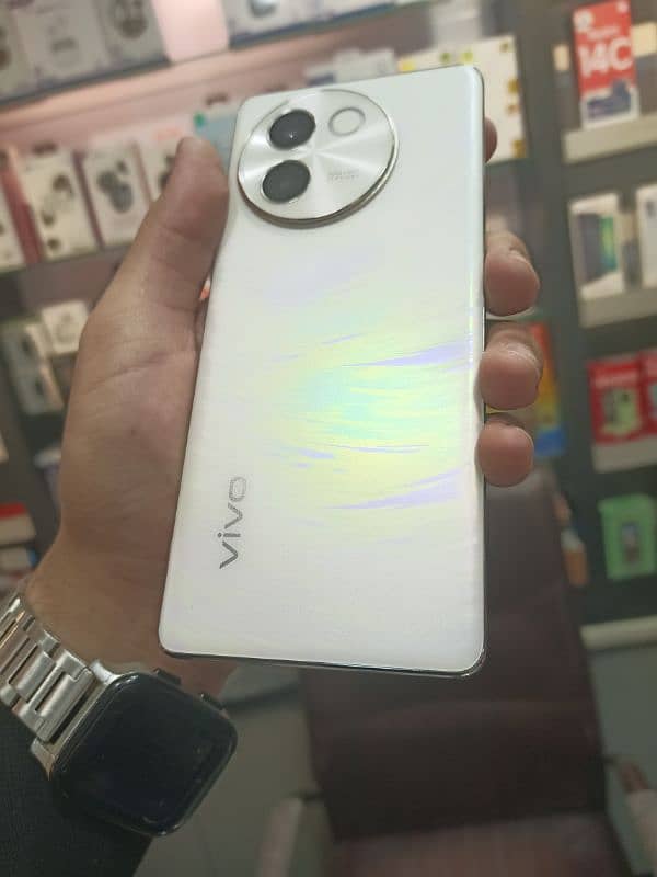 Vivo V30e 1month used 10/10 8/256 2