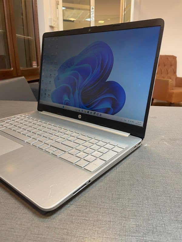 HP Laptop 15s - AMD Ryzen 5 4500U, 32GB RAM, 1TB SSD, for editing 2