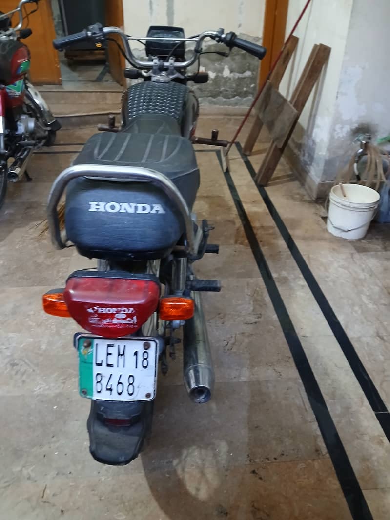 Honda CD 70 2018 4