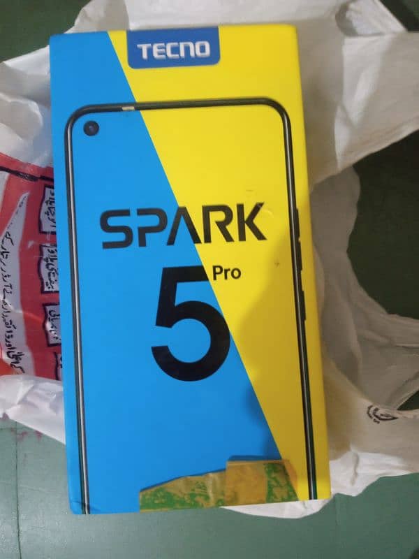 Tecno spark 5 pro 4 128  box and cable h condition pic may dekh skty h 1