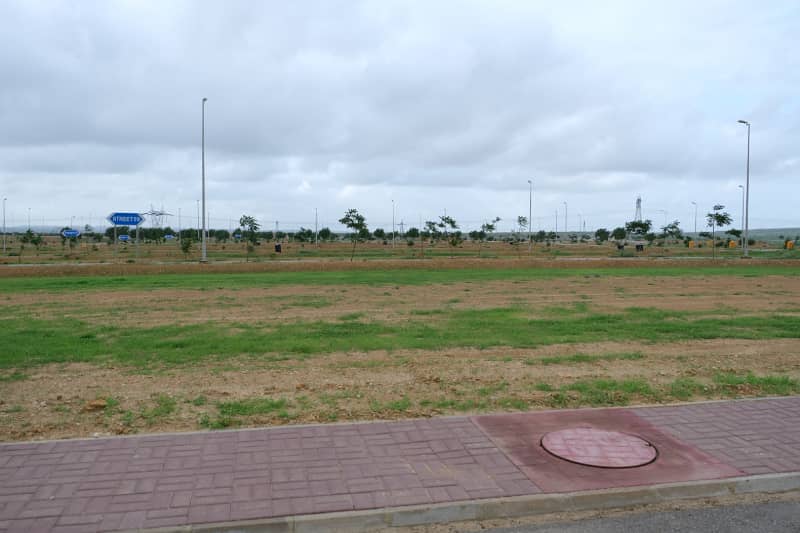 Precinct 24 Residential plot of 125 Sq. yards near Ary Residencia & Bahria Golf City, Bahria Town Karachi 1