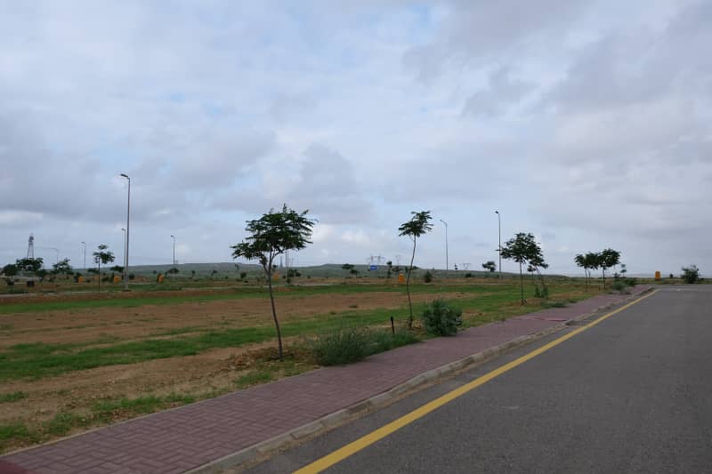 Precinct 24 Residential plot of 125 Sq. yards near Ary Residencia & Bahria Golf City, Bahria Town Karachi 3