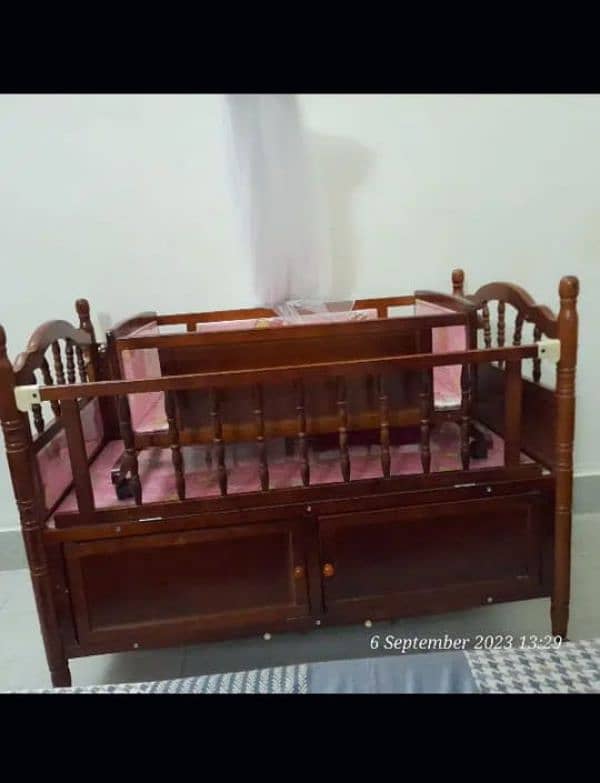 baby bed and cradle 0