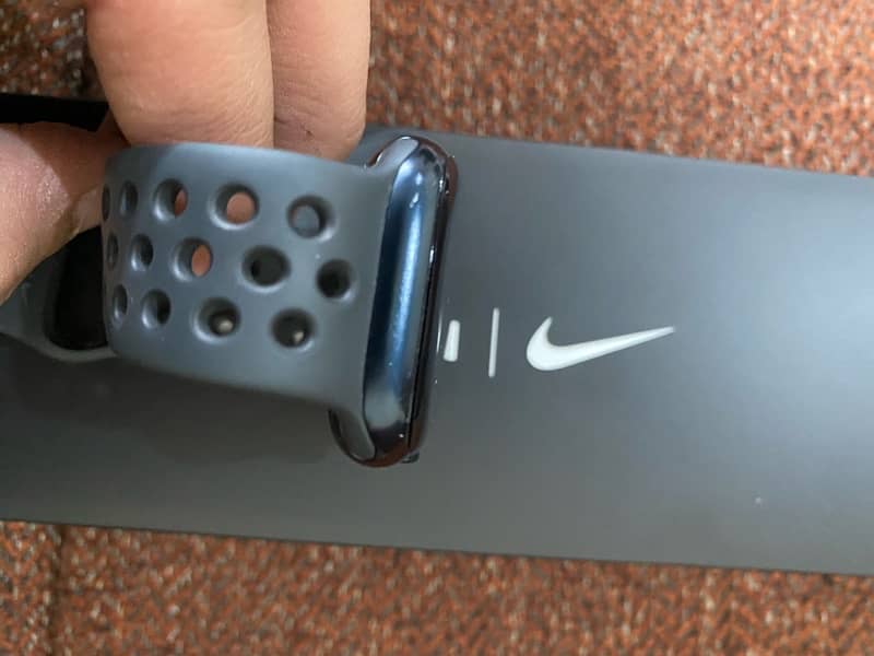 Apple Watch Series 7 Nike gps 3