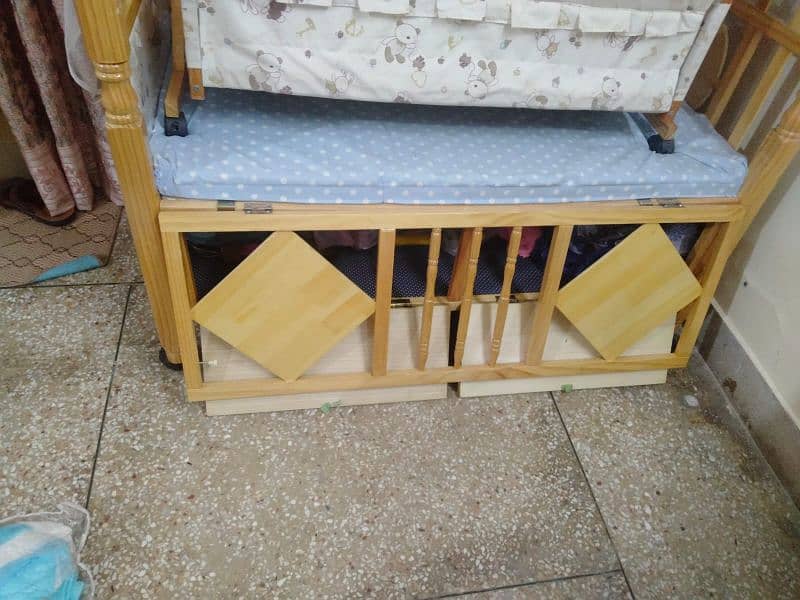 baby cot with baby swing in excellent condition 2