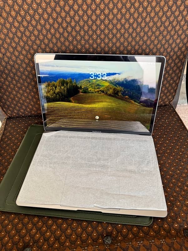 Macbook Air M1 only 5 cycle count - 8/256GB 100% health 4