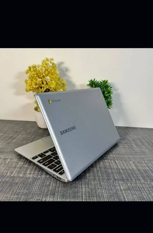 SAMSUNG CHROME BOOK 0