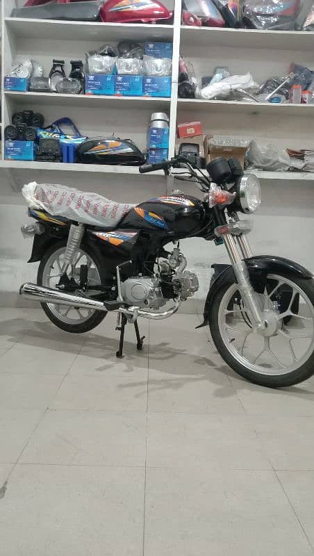 SELF START CROWN 70CR WITH ALLOY RIM BRAND NEW 2025. . 03044078085 6