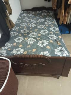 2 single bed with 1 mattress for sale