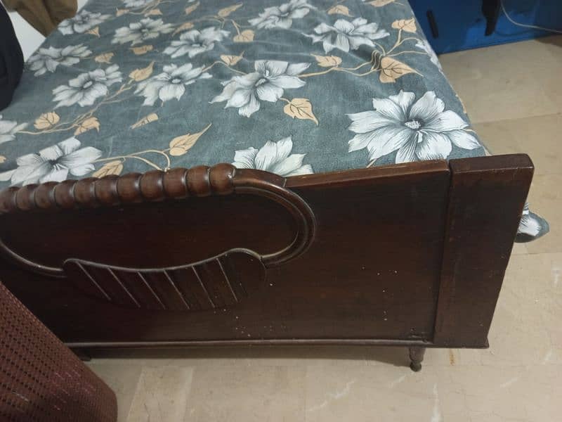 2 single bed with 1 mattress for sale 2