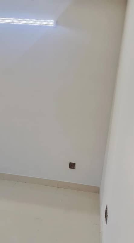 1 bed non furnished available for rent in diamond mall and residency gulberg green Islamabad 19