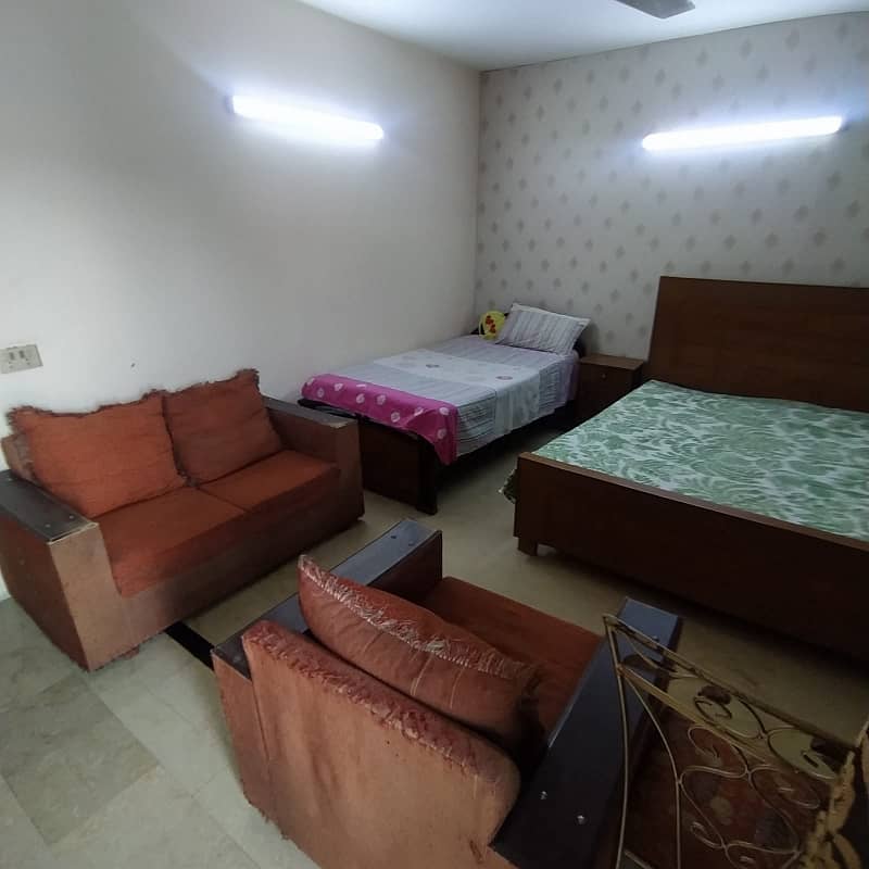 1 KANAL FIRST FLOOR HOT LOCATION NEAR MAIN ROAD LIKE NEW HOUSE 2