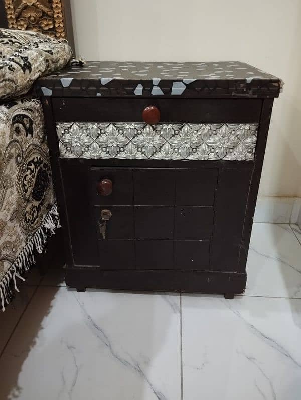 bed with side table and dressing table 1