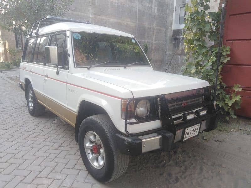 Mitsubishi Pajero 1988 6