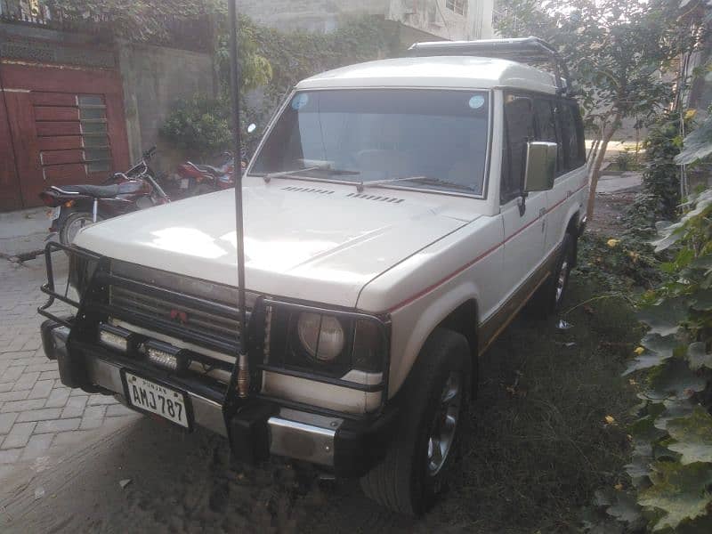 Mitsubishi Pajero 1988 7