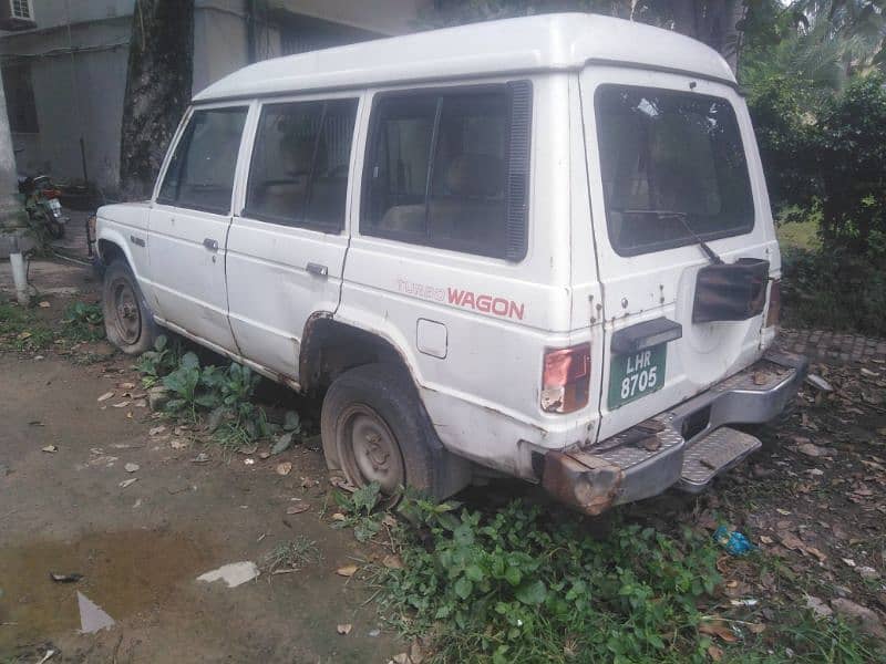 Mitsubishi Pajero 1988 12