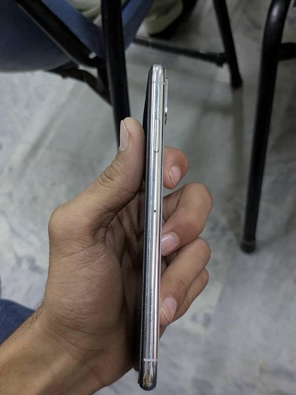 I phone XS Max JV 64gb health 80 condition 9/10 0