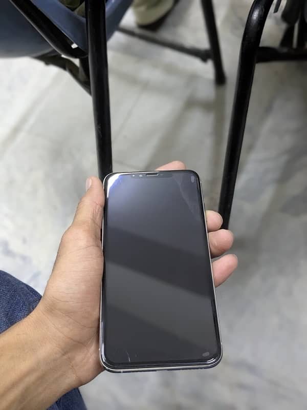 I phone XS Max JV 64gb health 80 condition 9/10 4