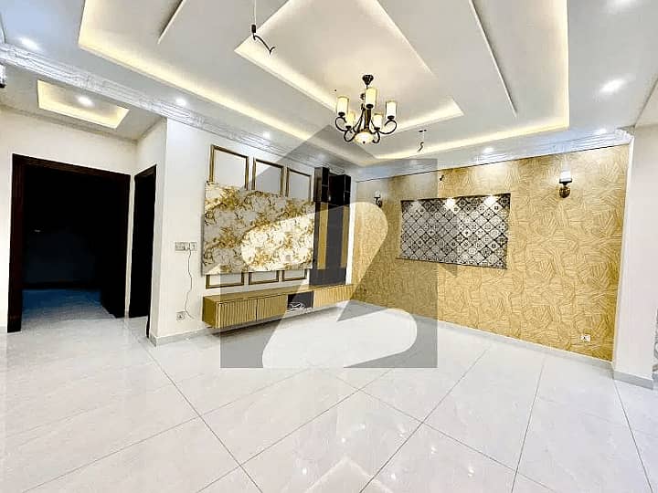 10 Marla First Entry Brand New Lower Portion For Rent In Overseas A Bahria Town Lahore 3