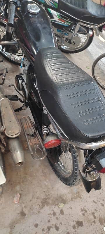 Honda 125 2013 condition is best 1