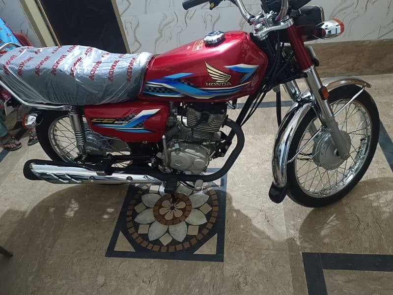 Honda 125 red Colour 4