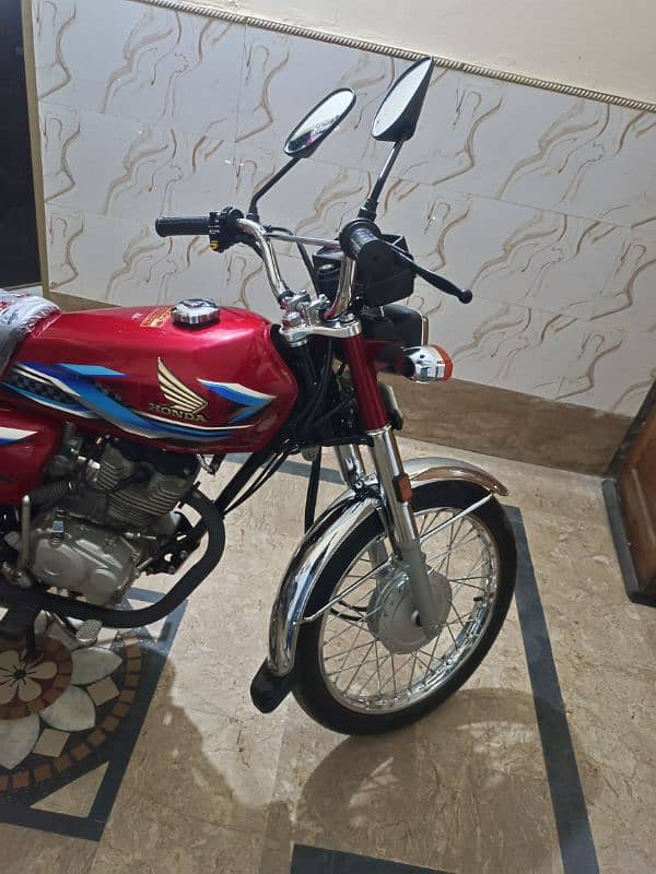 Honda 125 red Colour 5