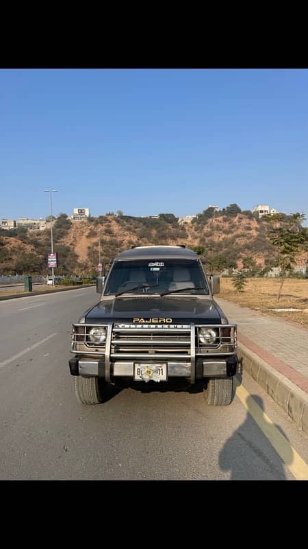 Mitsubishi Pajero 1990 0