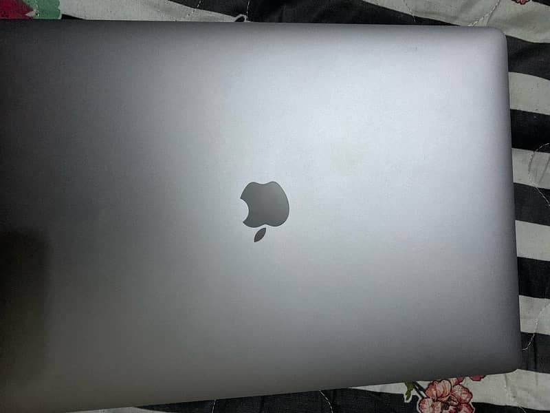 MacBook Pro 2017 0