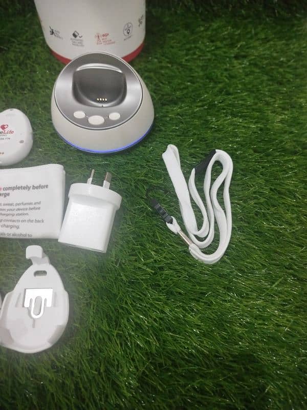 LiveLife Mobile Alarm.  Safety for independent and active seniors 2