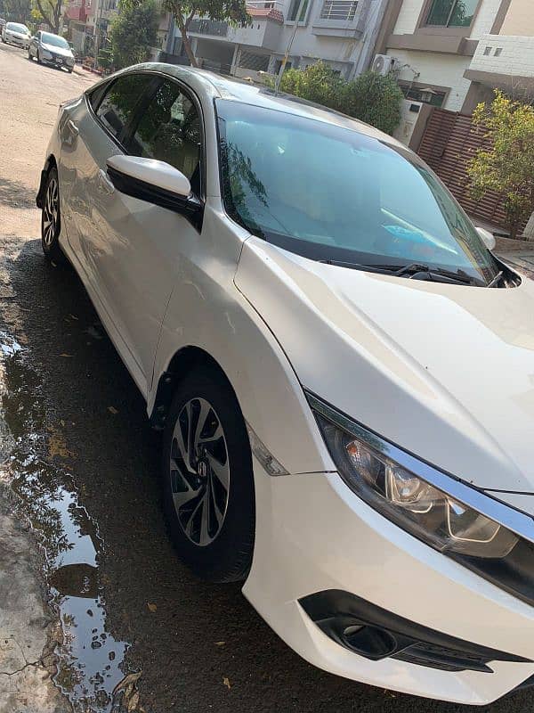 Honda Civic Oriel 2018 4