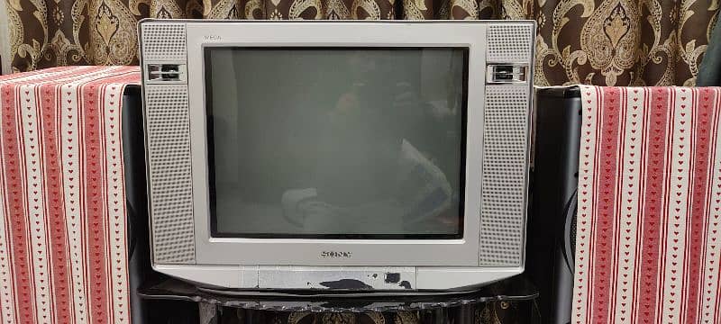 Sony flat screen tv with trolly 0