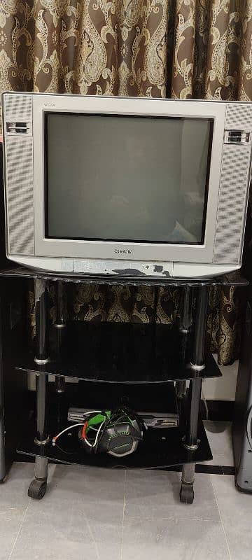 Sony flat screen tv with trolly 1