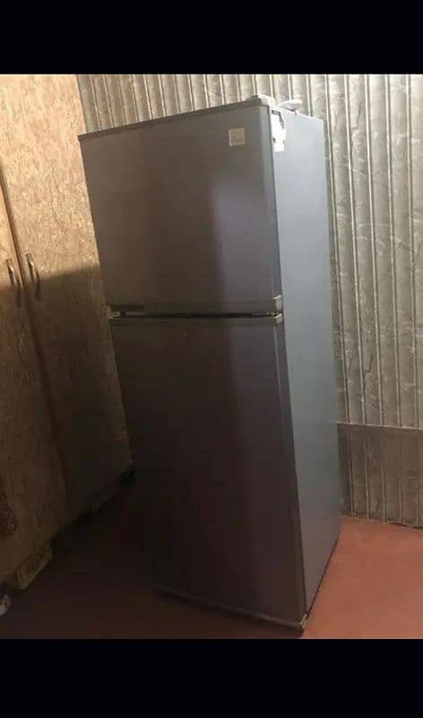 Daewo Refrigerator in good working condition 1