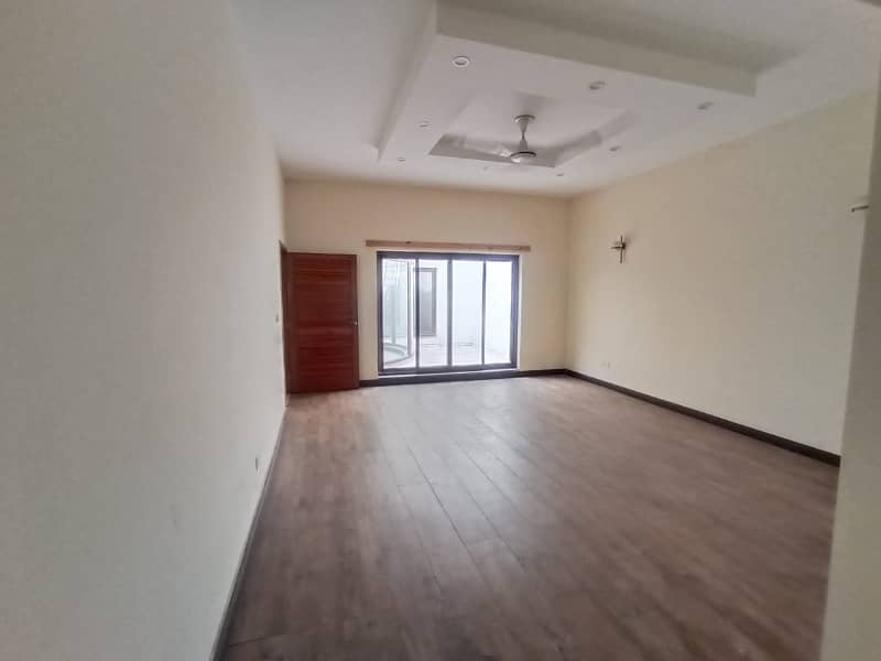 One Kanal single story Available For Rent At Prime Location Of DHA Phase 01 10