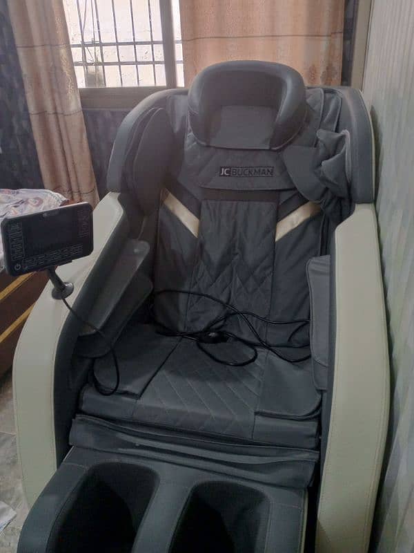 Massage chair JC Buckman 1