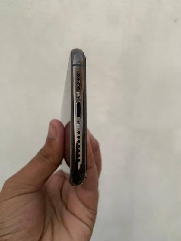 i phone Xs Max Non PTA 10 By 9.5 For Sale 6