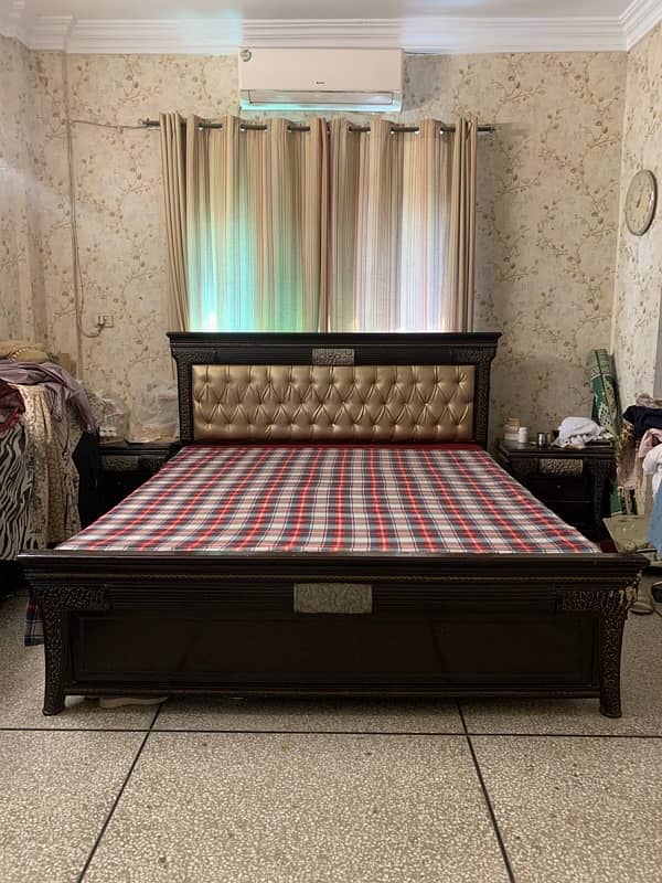 King size bed for sale 0