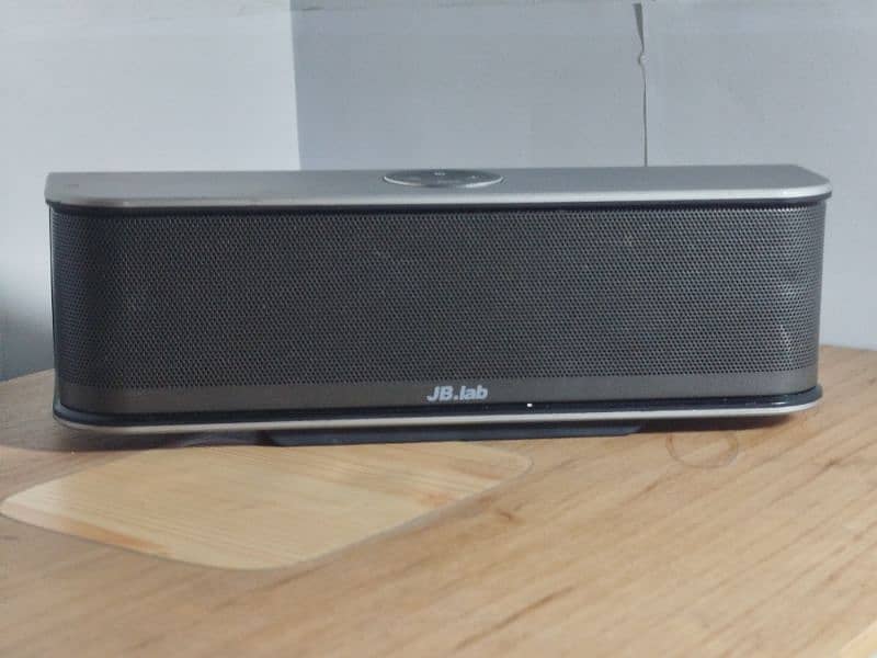 JB. lab HRS-20XB bass boosted Bluetooth speaker 0