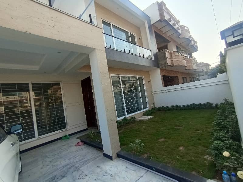 G-10.40x80 Barnd luxury Double story House available for sale ideal location tiles flooring 1