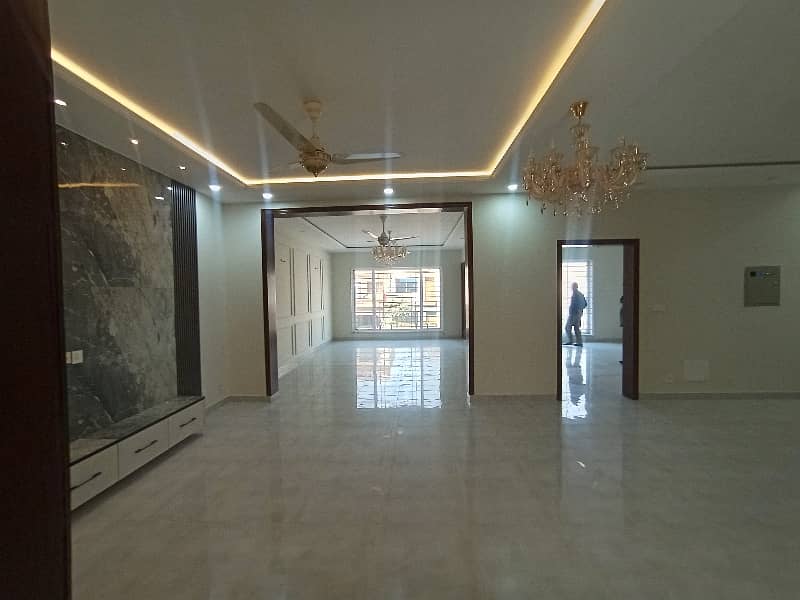 G-10.40x80 Barnd luxury Double story House available for sale ideal location tiles flooring 14