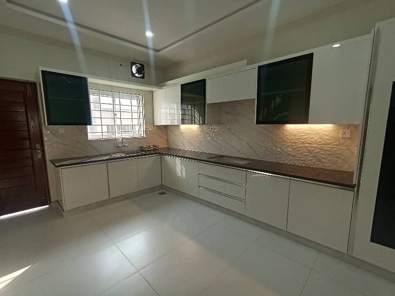 G-10.40x80 Barnd luxury Double story House available for sale ideal location tiles flooring 15