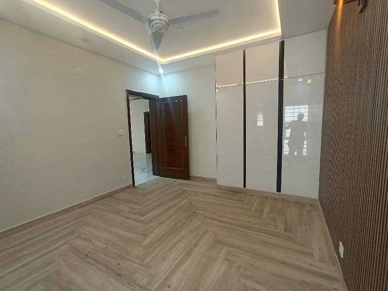 G-10.40x80 Barnd luxury Double story House available for sale ideal location tiles flooring 31