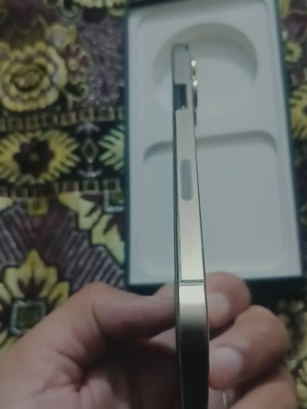 i phone 12 pro max Gold color LLA model 4