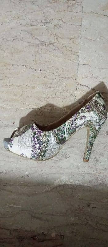 imported women floral heels 0