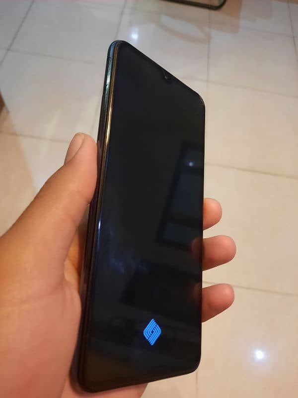 vivo V21e. 8+4 128 10