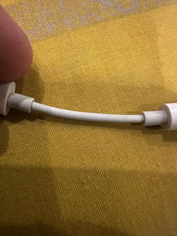 iphone handsfree connector/splitter 1